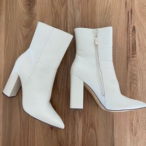Lulus Dawson bootie in Bone Pebble BRAND NEW
